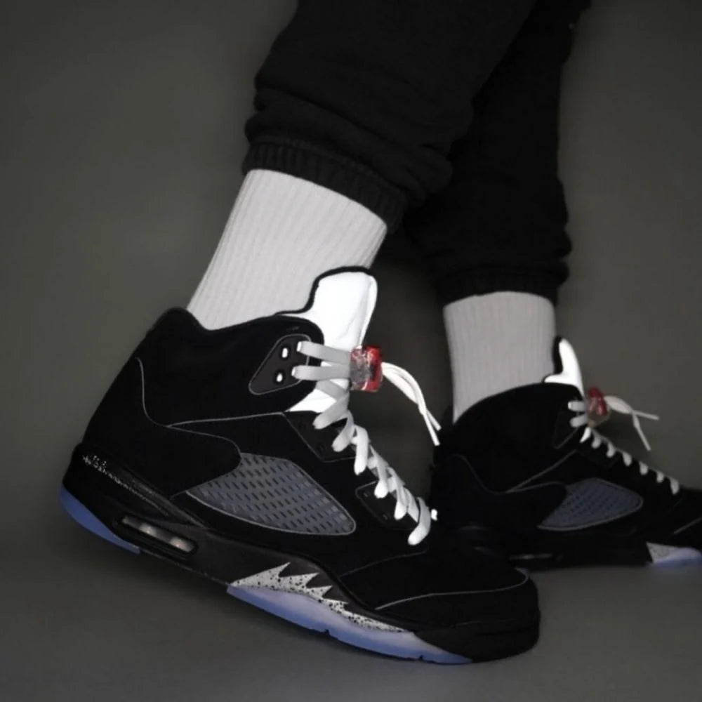 Hot Sale🔥 5 Retro Black Metallic Reimagined